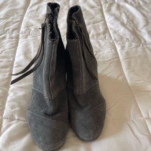 Toms wedges
